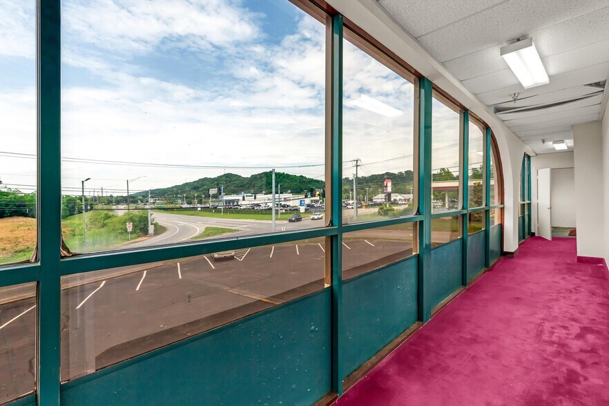 More Photos Of 6714-6716 Central Avenue Pike, Knoxville Office For Lease
