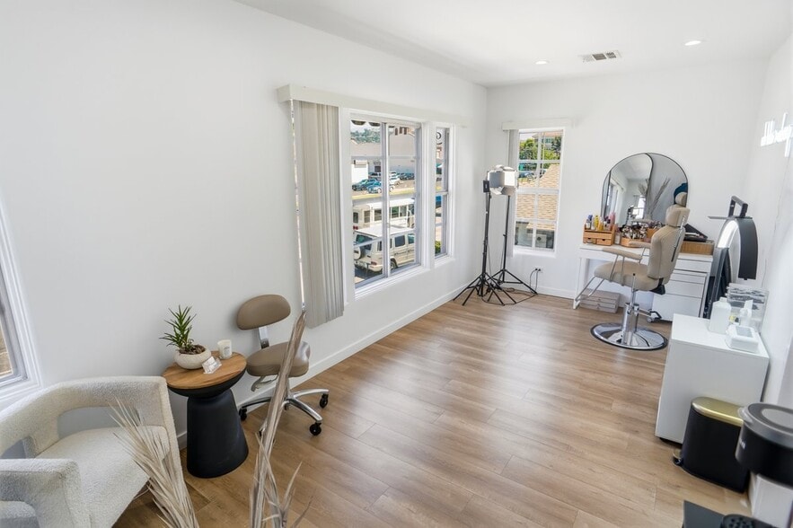 More Photos Of 530-532 W Glenoaks Blvd, Glendale Medical For Lease