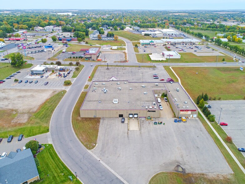 More Photos Of 1225 Timberlane Dr, Sauk Centre General Retail For Lease