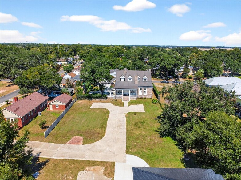 More Photos Of 1611 Glenn Swetman St, Biloxi Specialty For Sale