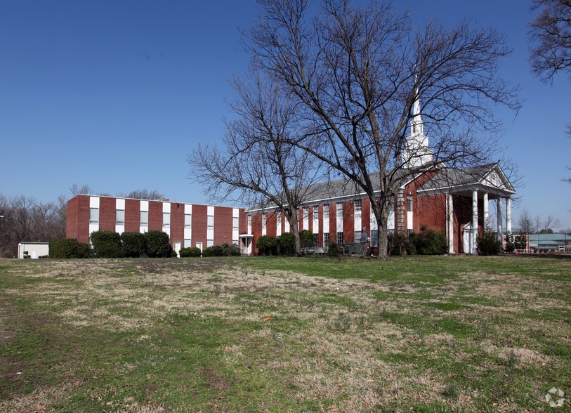 Primary Photo Of 3411 Covington Pike, Memphis Religious Facility For Sale
