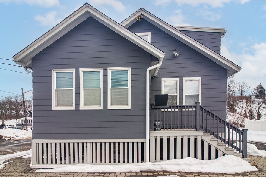 Primary Photo Of 17 Lark Ave, Saugus Office For Lease