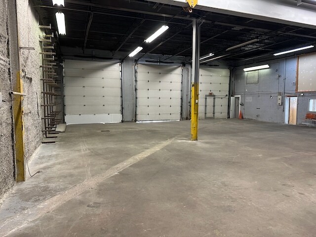 More Photos Of 6798 Pl. Pascal-Gagnon, Montréal Unknown For Lease