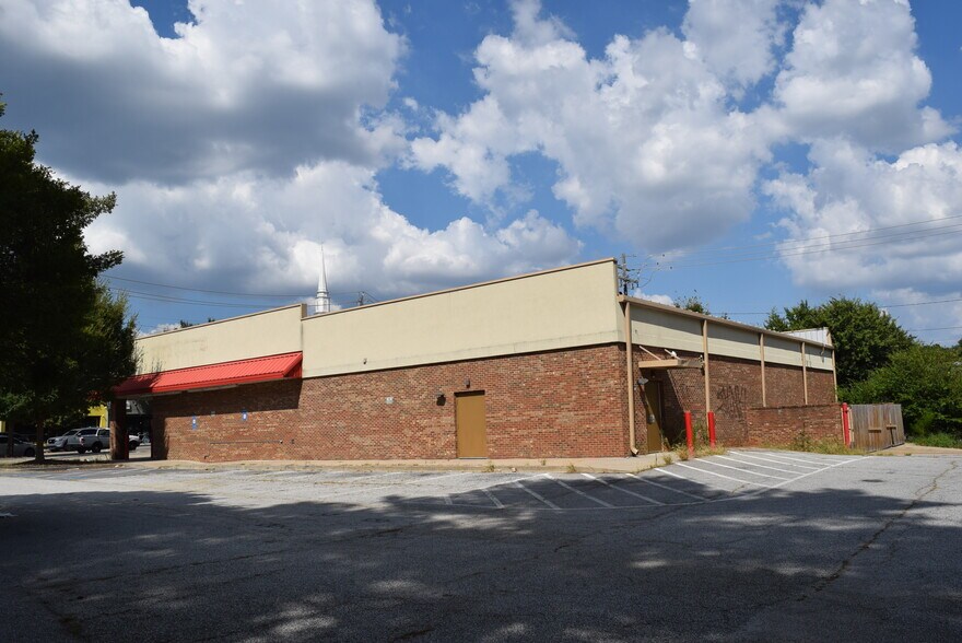 More Photos Of 2324 Cascade Rd SW, Atlanta Freestanding For Sale