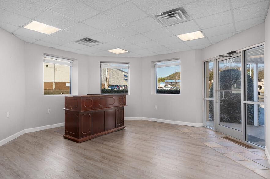 More Photos Of 3970 Norcross Rd, Chattanooga Storefront Retail Office For Lease
