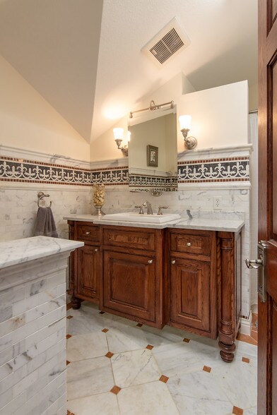 More Photos Of 700 E Main St, Anoka Freestanding For Lease