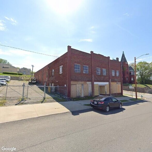 More Photos Of 317 S 9th St, Saint Joseph Warehouse For Sale