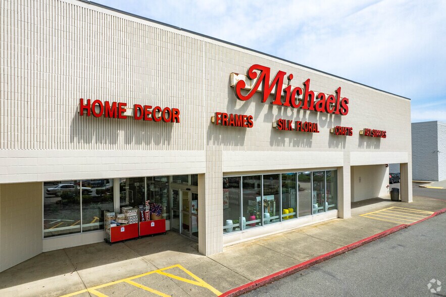 Primary Photo Of 1201-1605 SE Everett Mall Way, Everett Freestanding For Sale