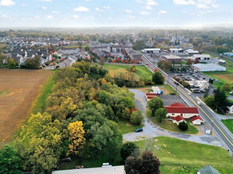 More Photos Of 1105 W Main St, Mount Joy General Retail For Sale