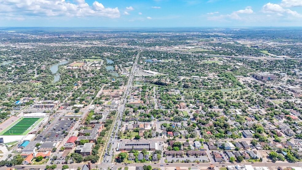 More Photos Of 25 E Elizabeth St, Brownsville Specialty For Sale