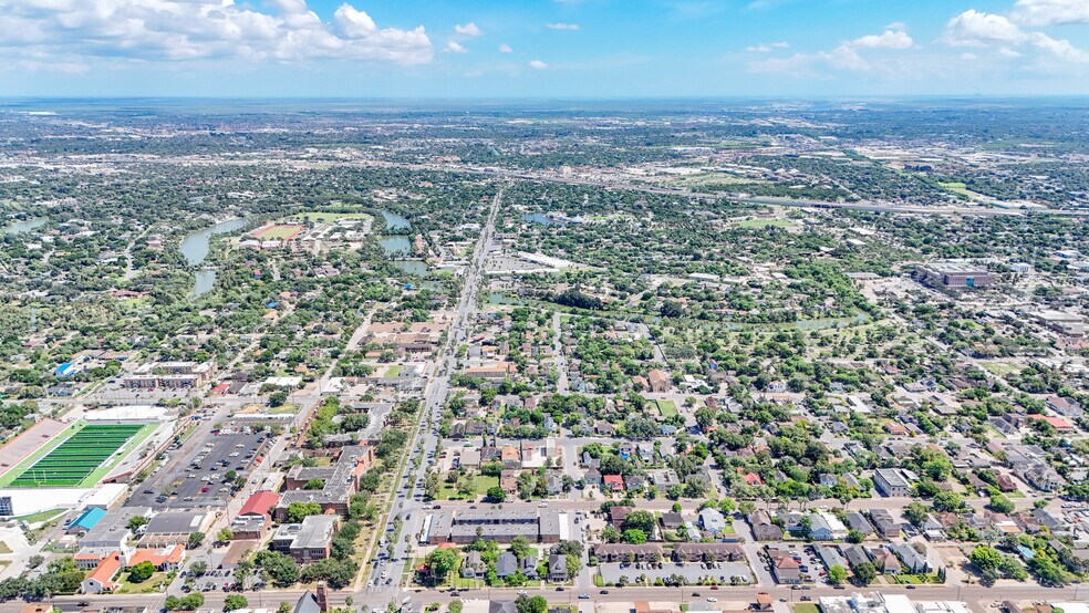 More Photos Of 25 E Elizabeth St, Brownsville Specialty For Sale