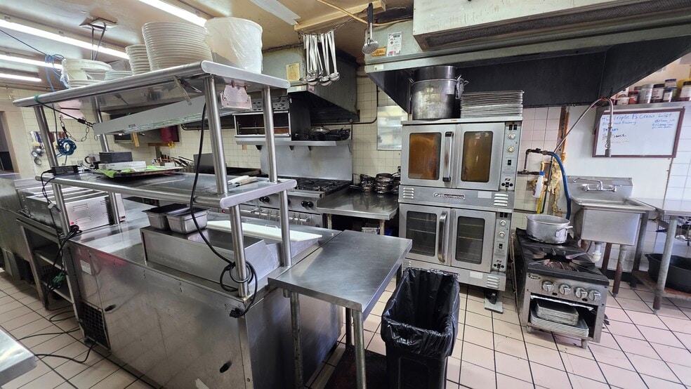 More Photos Of 310 E Tarpon Ave, Tarpon Springs Storefront Retail Residential For Sale