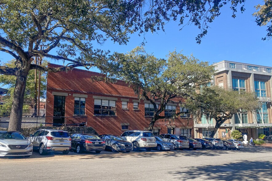 More Photos Of 3 Martin Luther King Jr Blvd, Savannah Restaurant For Sale