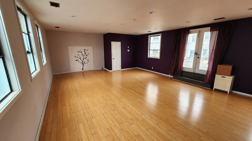 More Photos Of 2134 Van Ness Ave, San Francisco Office For Sale