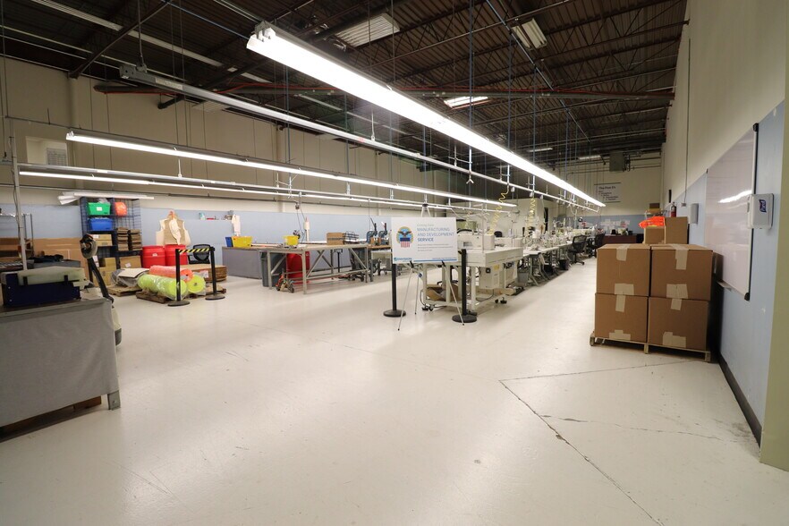 More Photos Of 3940-4306 Capitol Ave, Dallas Light Manufacturing For Sale