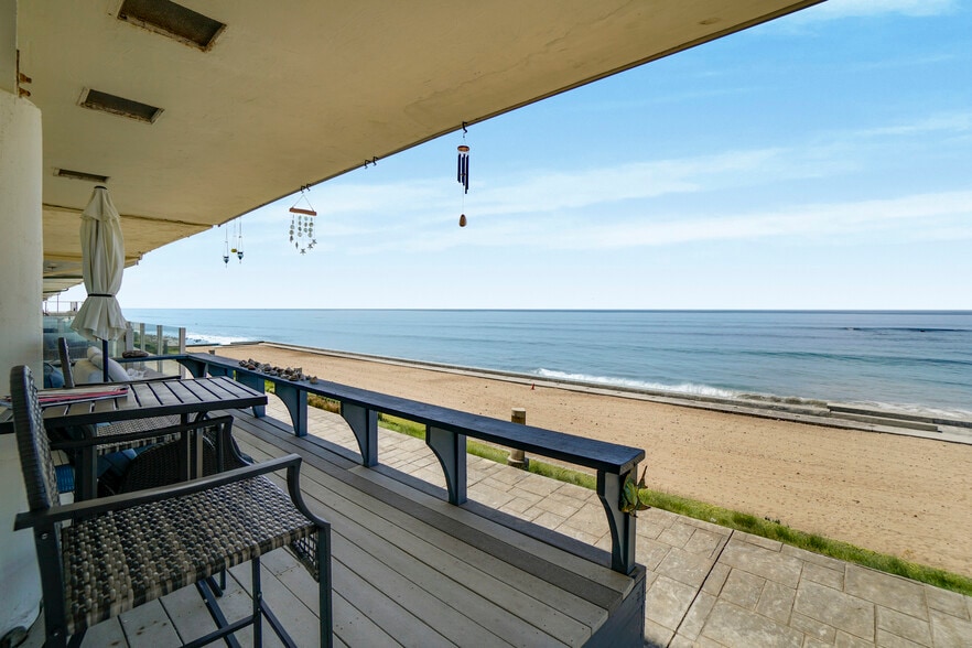 More Photos Of 11914 Beach Club Way, Malibu Multifamily For Sale