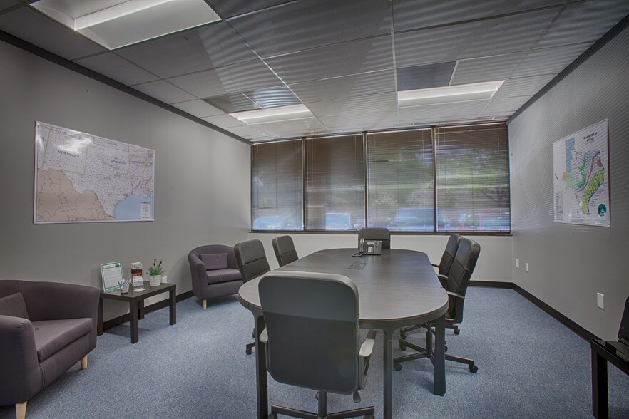 More Photos Of 1710 S Dairy Ashford Rd, Houston Office Residential For Lease