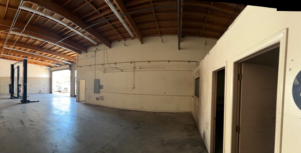 More Photos Of 11318-11328 Garvey Ave, El Monte Auto Repair For Lease