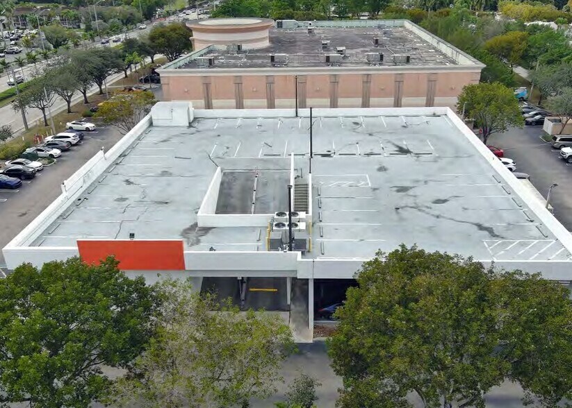 More Photos Of 10015 NW 41st St, Doral Storefront For Lease