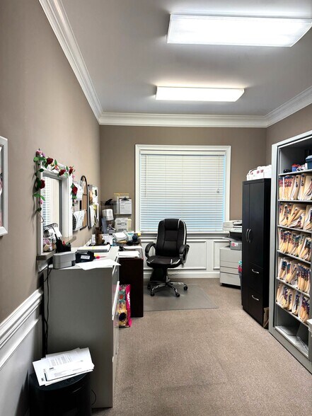 More Photos Of 37 W Fairmont Ave, Savannah Office For Lease