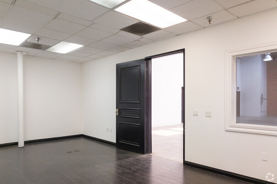 More Photos Of 151-153 W Rosecrans Ave, Gardena Warehouse For Lease