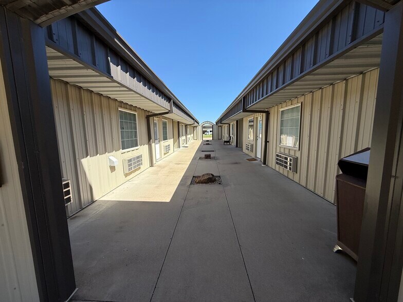 More Photos Of 5204 Jacquelyn Ln, Bartlesville Office For Lease