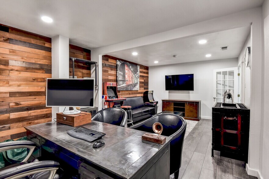 More Photos Of 4803 West Ave, San Antonio Showroom For Lease