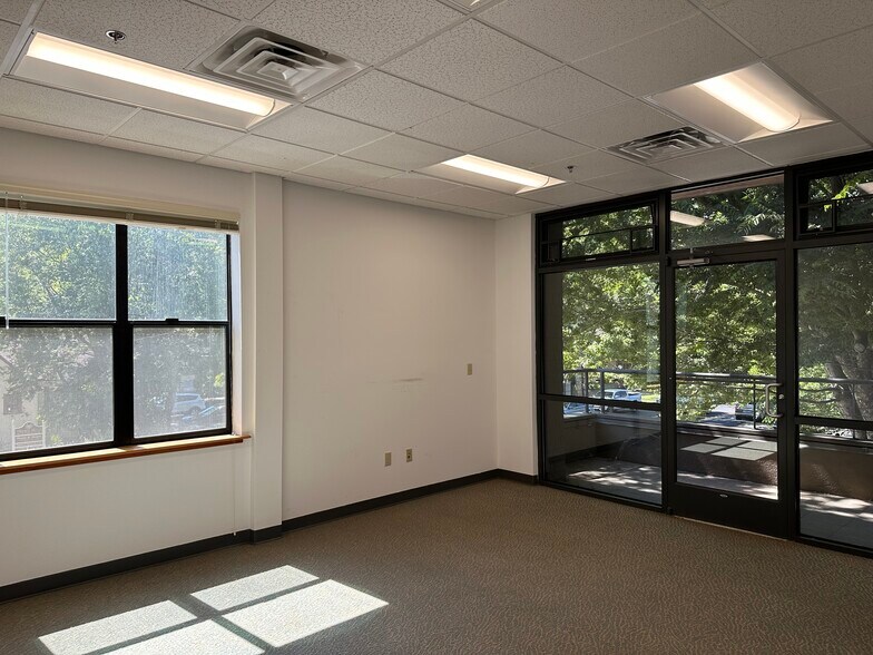 More Photos Of 707 4th St, Davis Office For Lease