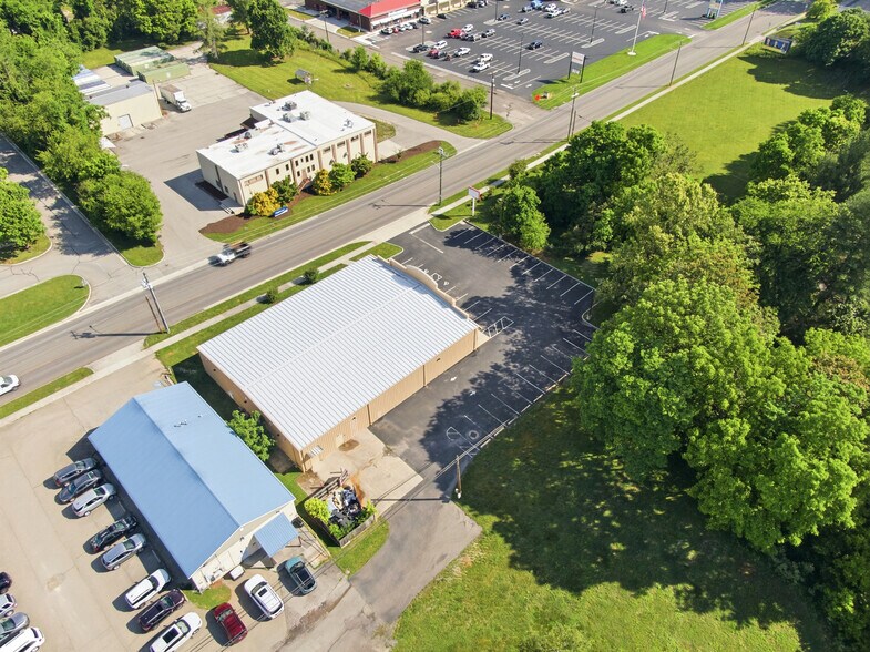 More Photos Of 800 W Main St, Radford Freestanding For Sale