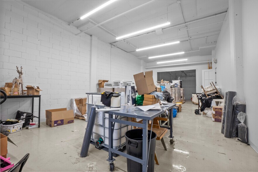 More Photos Of 2425-2455 Rue Desautels, Montréal Flex For Lease