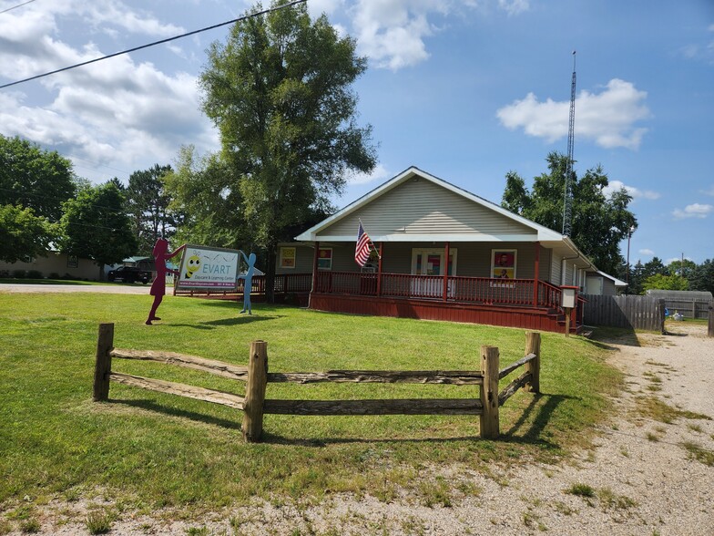 Primary Photo Of 901 N Main St, Evart Office For Sale