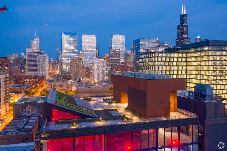 More Photos Of 215 N Peoria St, Chicago Office For Sale