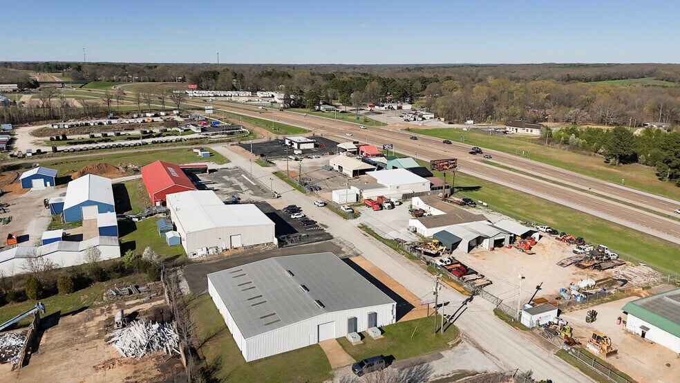More Photos Of 39 N Madison Dr, Humboldt Showroom For Sale