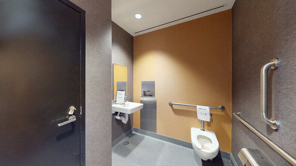 More Photos Of 201 E 9th St, Ocean City Bank For Sale