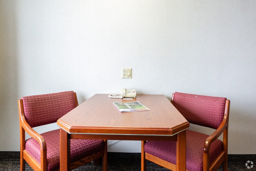 More Photos Of 3304 Market St NE, Salem Hotel For Sale