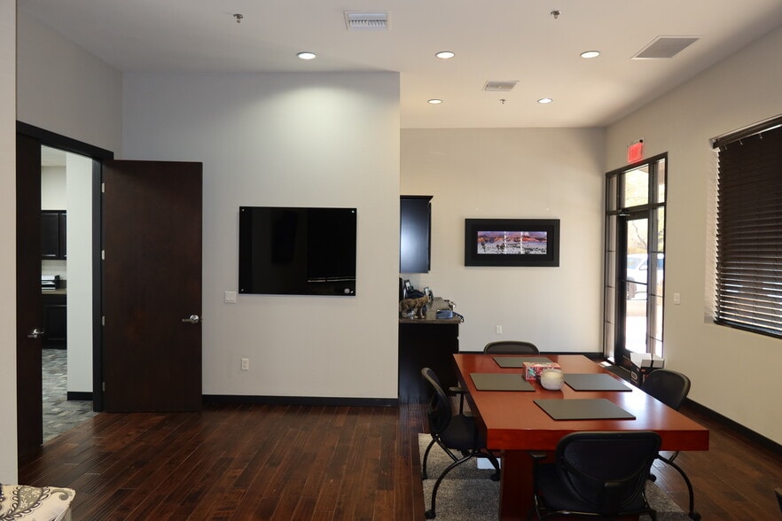 More Photos Of 7100 E Cave Creek Rd, Cave Creek Office Residential For Sale
