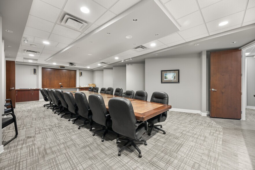 More Photos Of 33386 S Fraser Way, Abbotsford Freestanding For Sale