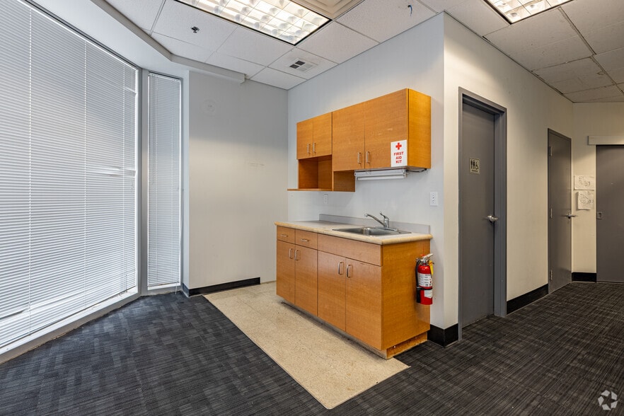 More Photos Of 3636 Steeles Ave E, Toronto Storefront Retail Office For Lease