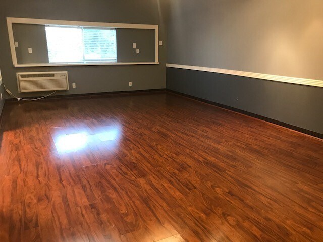 More Photos Of 7648 Broadview Dr, Houston Apartments For Sale