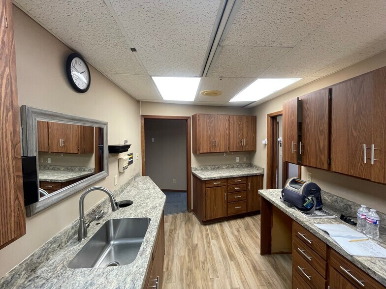 More Photos Of 2480 White Bear Ave N, Maplewood Medical For Sale