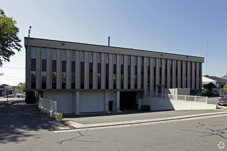More Photos Of 409 Minnisink Rd, Totowa Office For Lease