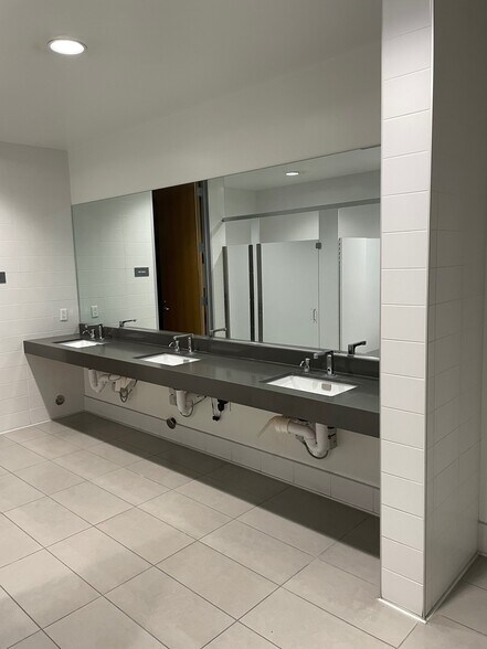 More Photos Of 2975 San Ysidro Way, Santa Clara Office For Lease