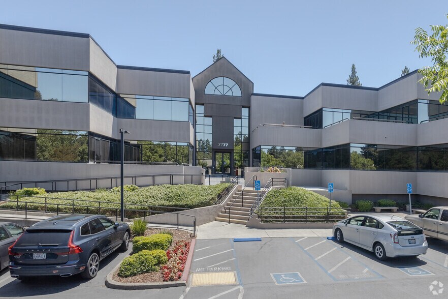 More Photos Of 7777 Greenback Ln, Citrus Heights Office For Lease