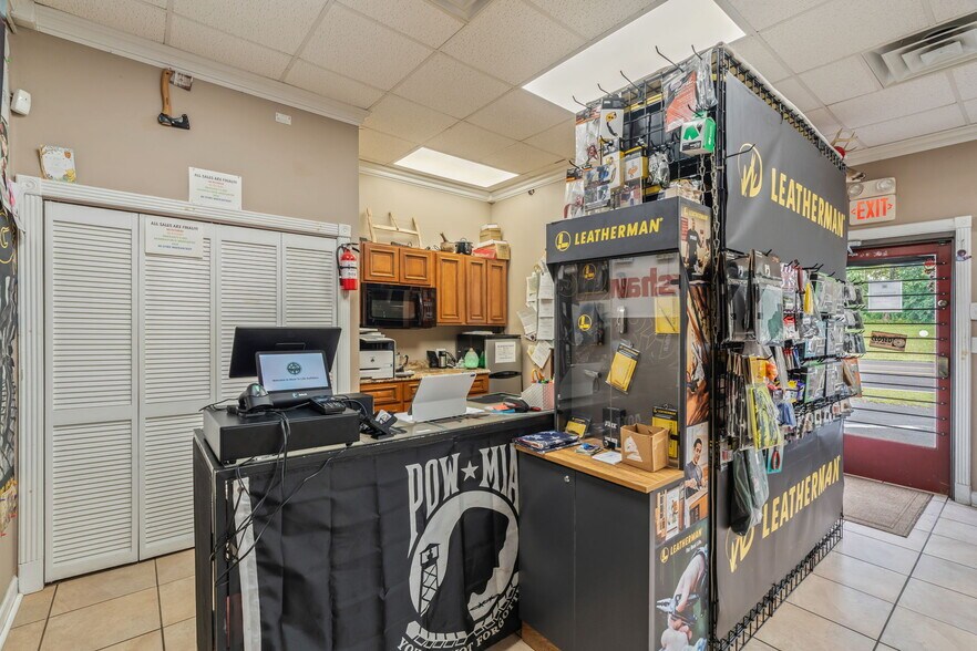 More Photos Of 927 S Charles G Seivers Blvd, Clinton General Retail For Sale