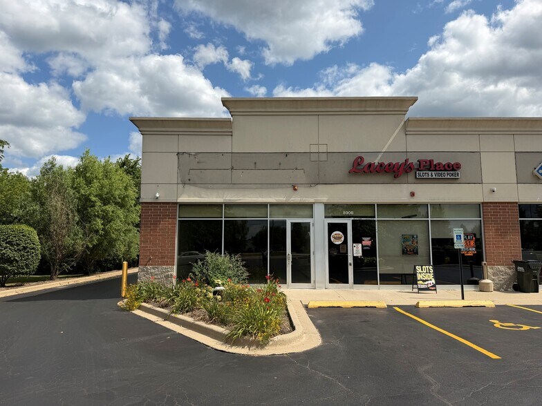 More Photos Of 890 S Rand Rd, Lake Zurich Unknown For Lease