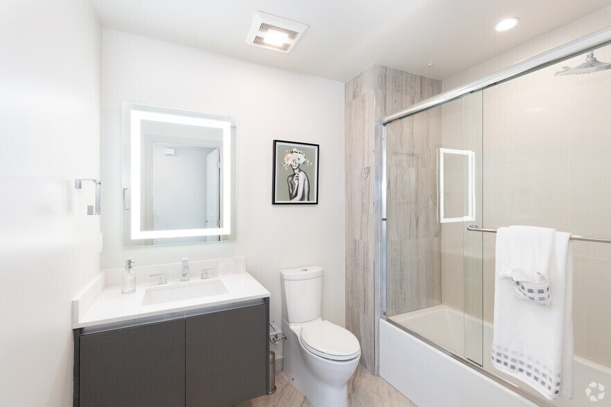 More Photos Of 4864 Melrose Ave, Los Angeles Apartments For Lease