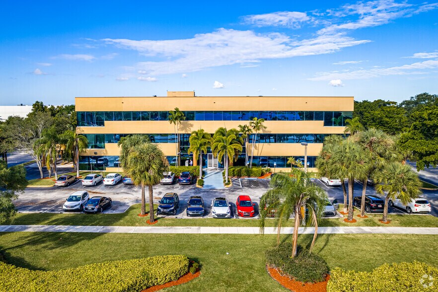 More Photos Of 6499 NW Powerline Rd, Fort Lauderdale Office For Lease