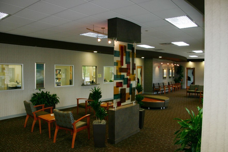 More Photos Of 7700 Washington Village Dr, Washington Township Medical For Lease