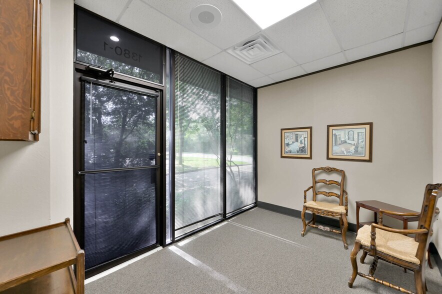 More Photos Of 1380 Stonehollow Dr, Humble Medical For Lease