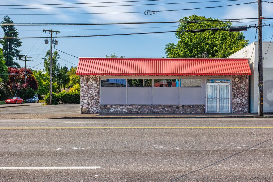 Primary Photo Of 10234 NE Glisan St, Portland Freestanding For Sale